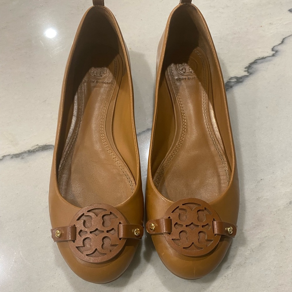 Gently used. Size 7.5. Smoke free pet free home